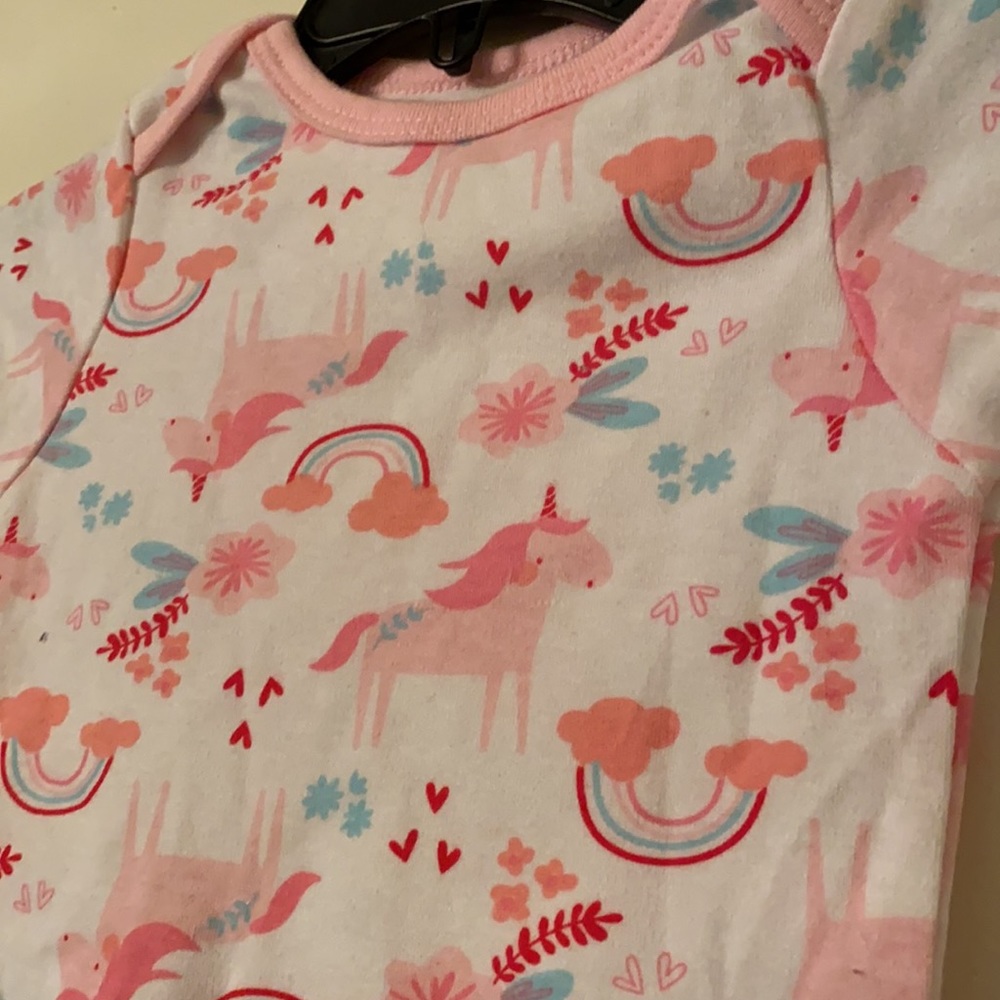 Rainbows 🌈 & unicorns 🦄 infant onesie